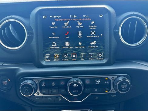 Used 2022 Jeep Wrangler Unlimited Sahara w/ Cold Weather Group AWD/4WD image 19