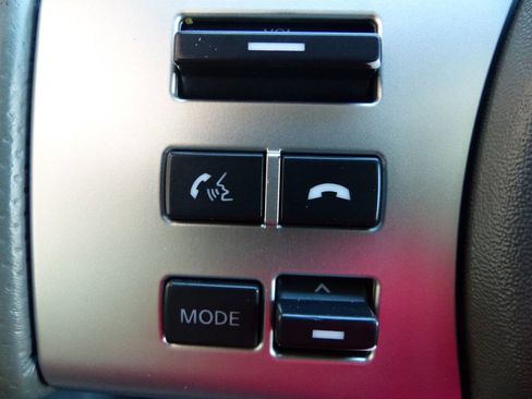 Used 2019 Nissan Frontier SL image 27