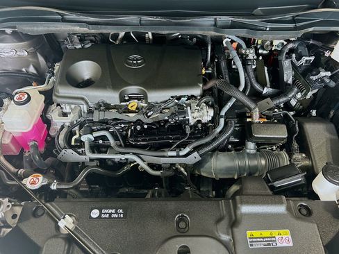 Used 2023 Toyota Sienna XLE FWD image 29