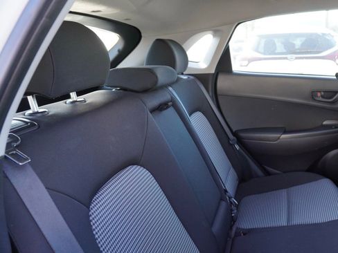 Used 2018 Hyundai Kona SE image 19