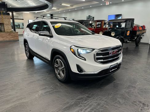 Used 2018 GMC Terrain SLT w/ Infotainment Package II image 3