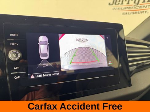 Used 2025 Volkswagen Jetta Sport image 3