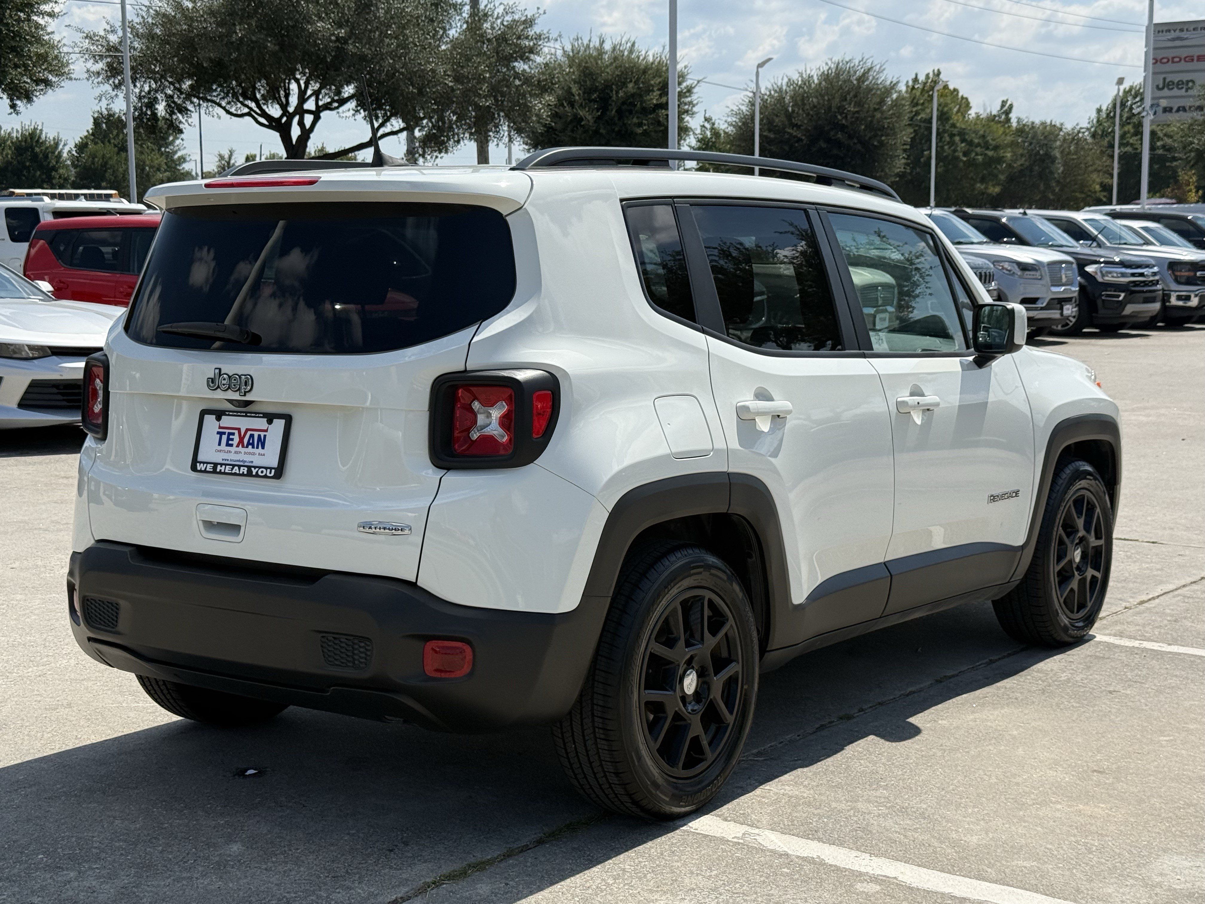Used 2021 Jeep Renegade Latitude FWD image 5