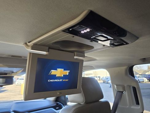 Used 2017 Chevrolet Suburban Premier image 33