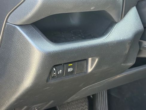 Used 2024 Toyota RAV4 LE AWD/4WD image 8