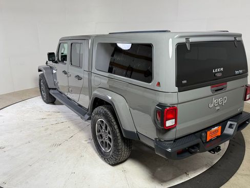 Used 2020 Jeep Gladiator Overland image 5