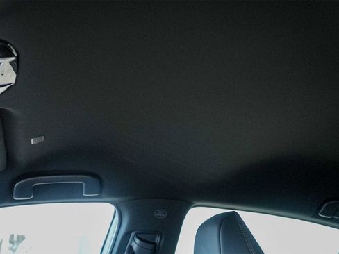 Used 2024 Toyota Venza XLE image 22