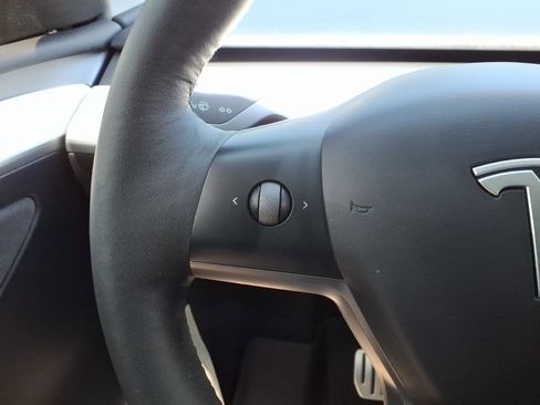 Used 2023 Tesla Model Y Performance AWD/4WD image 33