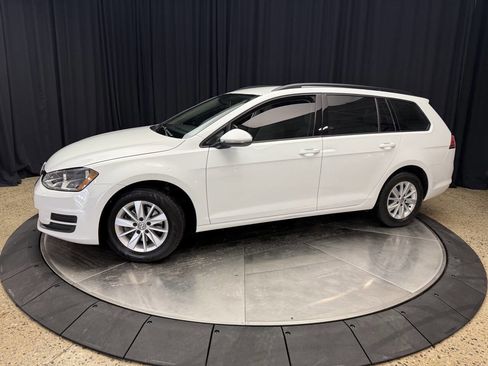 Used 2015 Volkswagen Golf S image 15