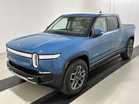 Used 2024 Rivian R1T Adventure AWD/4WD image 1