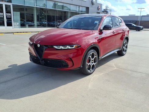 New 2025 Alfa Romeo Tonale Veloce w/ Premium Package image 2