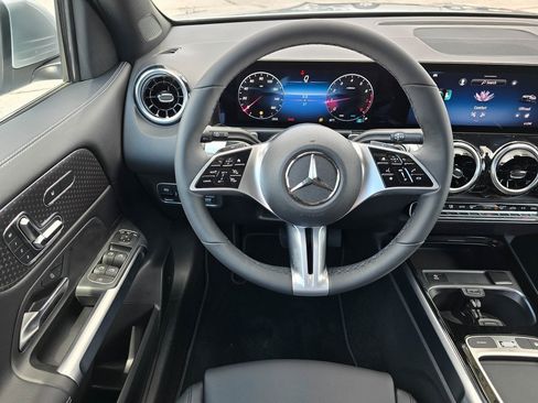 New 2026 Mercedes-Benz GLB 250 4MATIC image 32