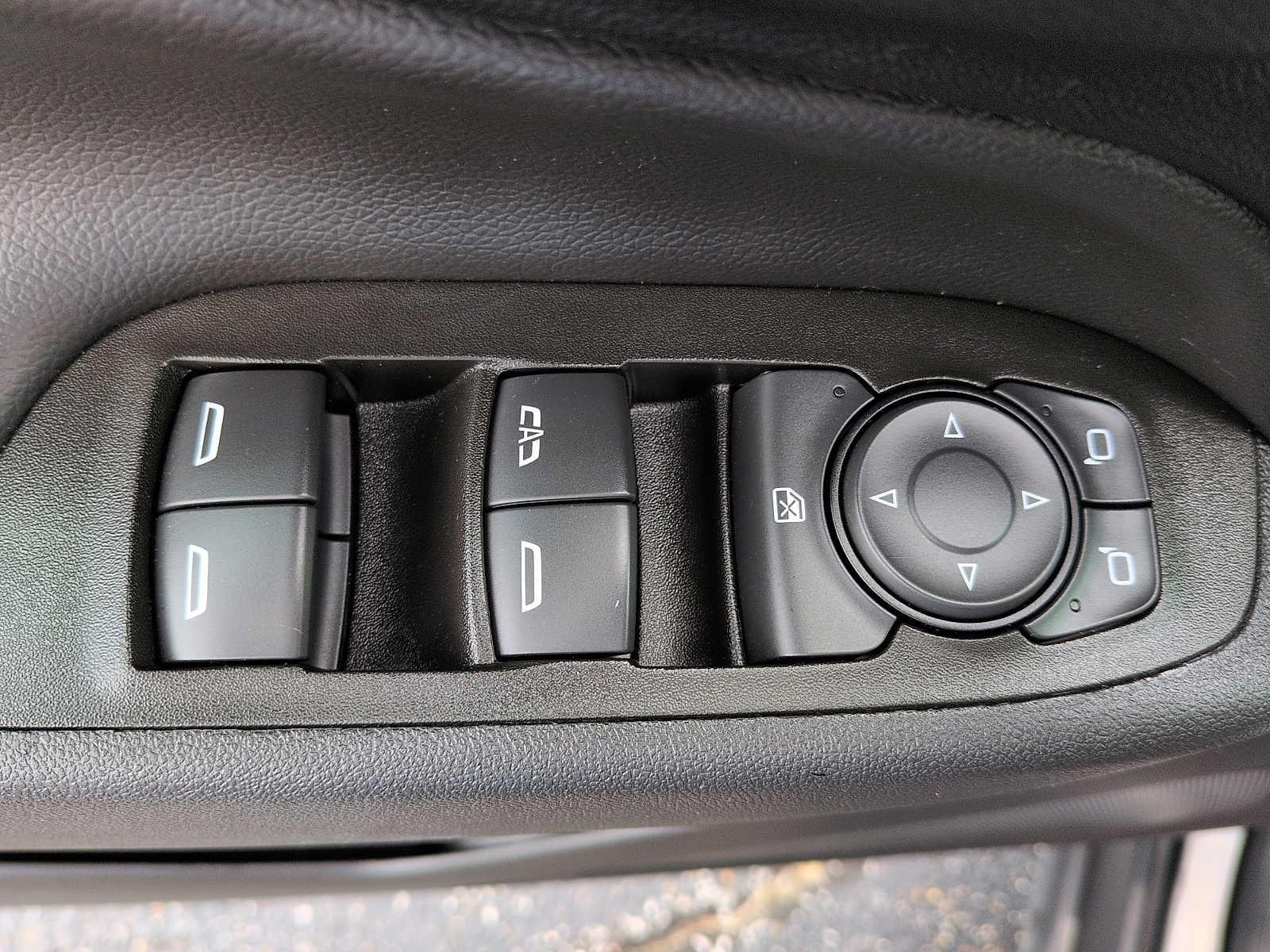 Used 2024 Chevrolet Equinox LT FWD image 14