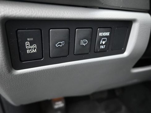 Used 2017 Toyota Sequoia Platinum AWD/4WD image 30