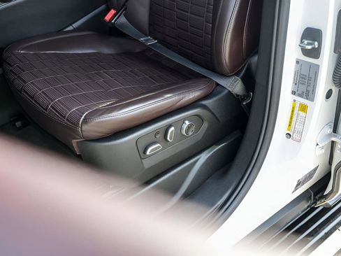 Certified 2023 Cadillac Escalade Sport Platinum image 8