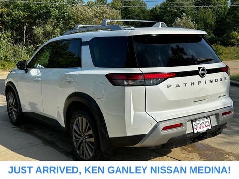Certified 2025 Nissan Pathfinder SL w/ SL Premium Package AWD/4WD image 5