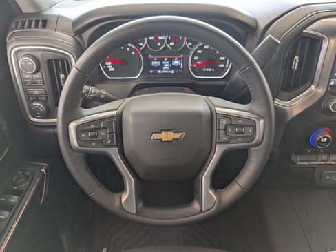Used 2022 Chevrolet Silverado 1500 LT AWD/4WD image 23