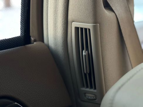 Used 2013 Mercedes-Benz S 550 S 550 4MATIC Sedan 4D image 32