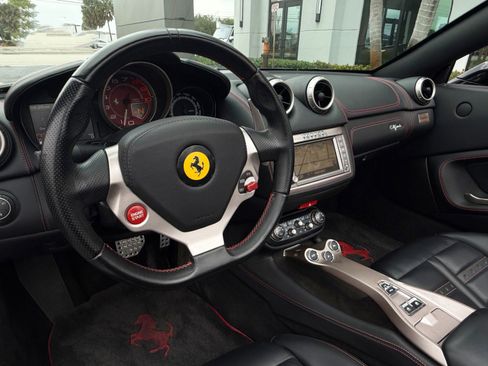 Used 2013 Ferrari California image 43