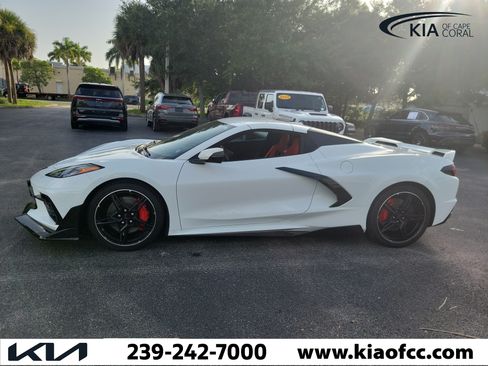 Used 2022 Chevrolet Corvette Stingray Premium Conv w/ Z51 Performance Package RWD image 5