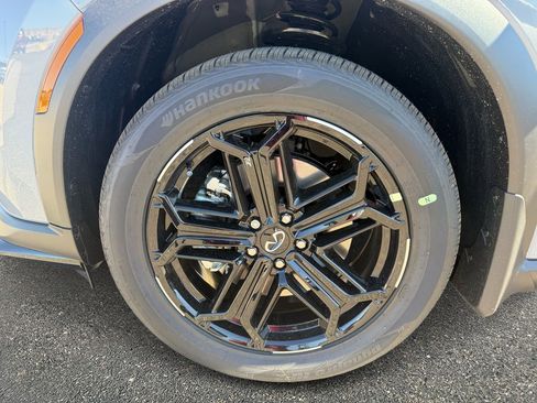 New 2026 INFINITI QX60 Sport image 8