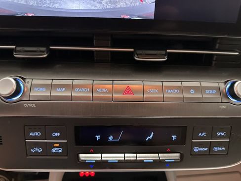 Used 2024 Hyundai Kona SEL FWD image 19