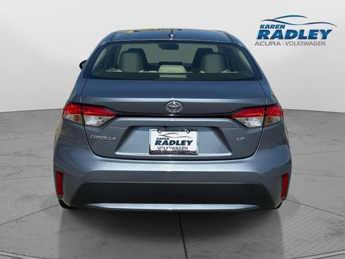 Used 2022 Toyota Corolla LE FWD image 3