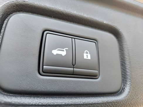 New 2026 Nissan Pathfinder SL image 8