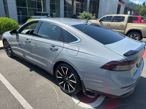 Used 2024 Honda Accord Touring image 3