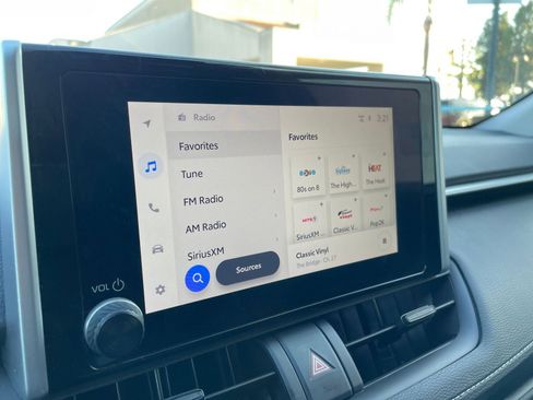 Used 2025 Toyota RAV4 XLE image 21