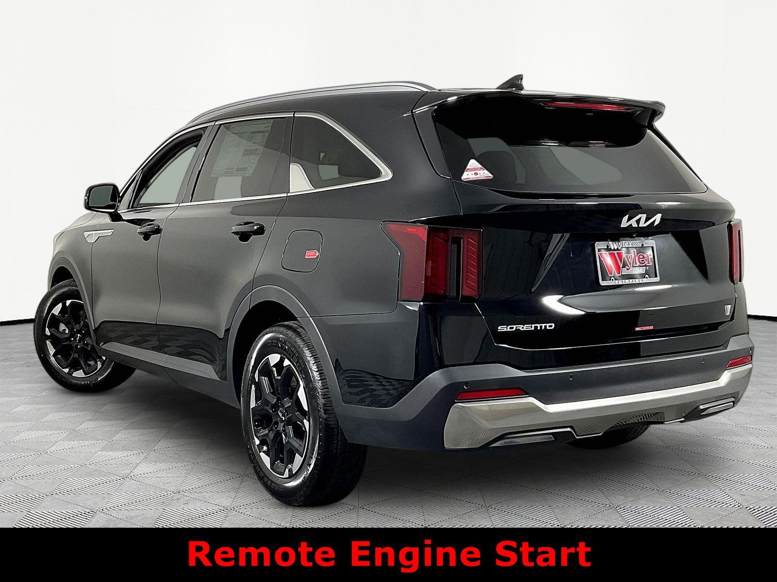Certified 2026 Kia Sorento S w/ S Panoramic Sunroof Package FWD image 4
