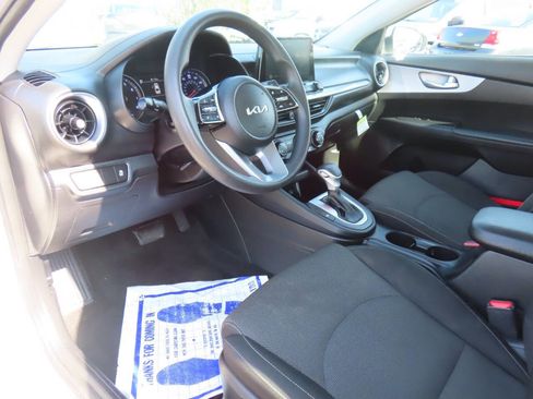 Used 2024 Kia Forte LXS image 11