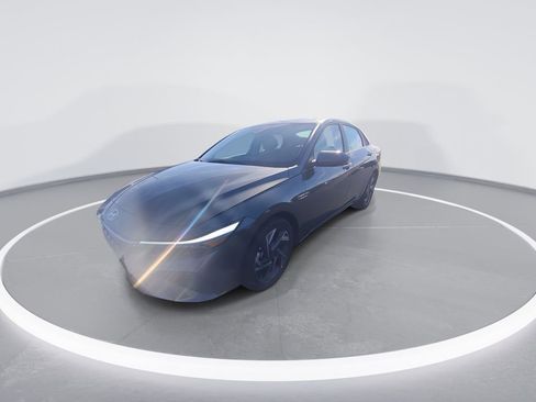 New 2026 Hyundai Elantra Limited FWD image 4