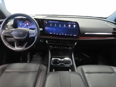 Used 2025 Chevrolet Traverse Z71 AWD/4WD image 14