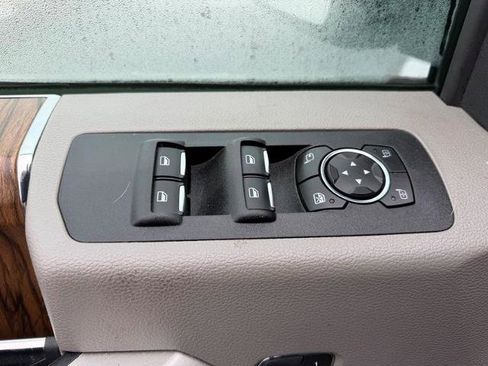 Certified 2019 Ford F150 Lariat image 18