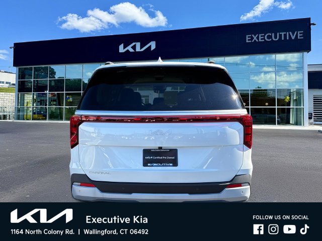 Used 2026 Kia Carnival EX FWD image 3