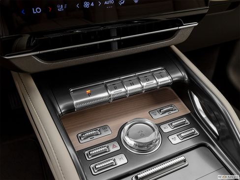 New 2025 Lincoln Nautilus Reserve image 19