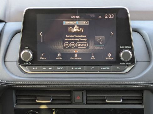 Used 2023 Nissan Rogue SV image 17