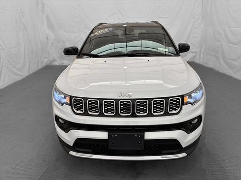 Used 2025 Jeep Compass Limited AWD/4WD image 2