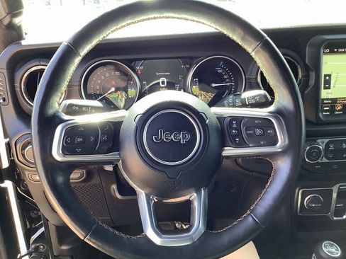 Used 2022 Jeep Wrangler Unlimited Sahara image 11