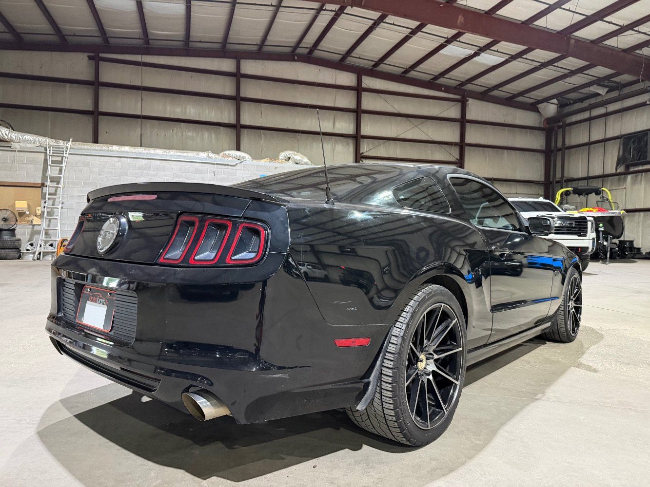 Used 2014 Ford Mustang GT RWD image 5