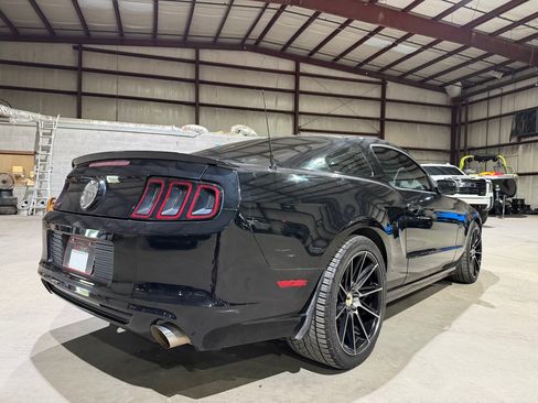 Used 2014 Ford Mustang GT RWD image 5