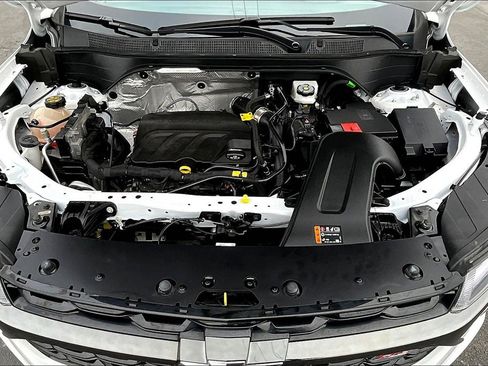 Used 2024 Chevrolet Trax RS w/ Driver Confidence Package image 5