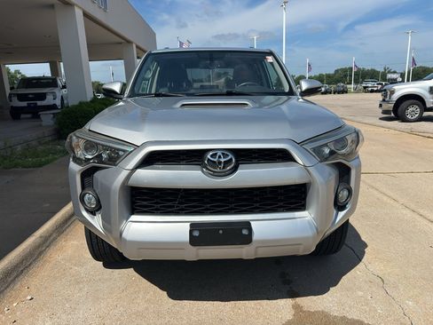Used 2019 Toyota 4Runner TRD Off-Road Premium AWD/4WD image 8
