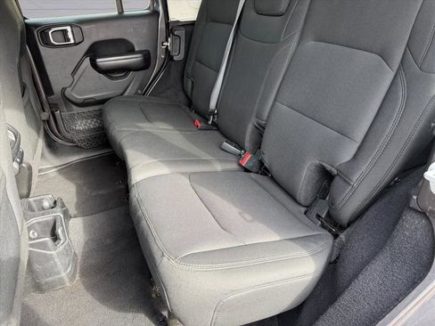 Used 2018 Jeep Wrangler Unlimited Sport S image 17