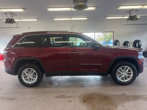 New 2025 Jeep Grand Cherokee 4WD image 30