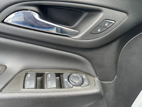 Used 2023 Chevrolet Equinox LT w/ LPO, Floor Liner Package image 14