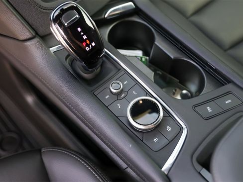 Used 2025 Cadillac XT5 Luxury image 21