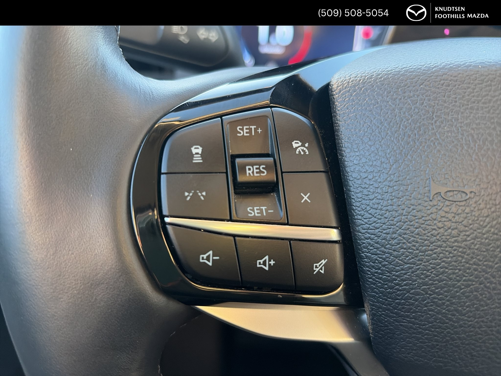 Used 2025 Ford Explorer Platinum w/ Ultimate Package AWD/4WD image 25