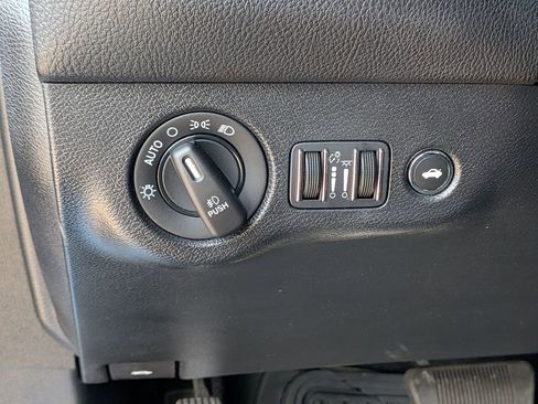 Used 2023 Dodge Challenger SXT w/ Blacktop Package image 8